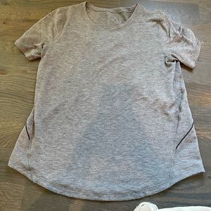 Lululemon gray short sleeve women’s top
